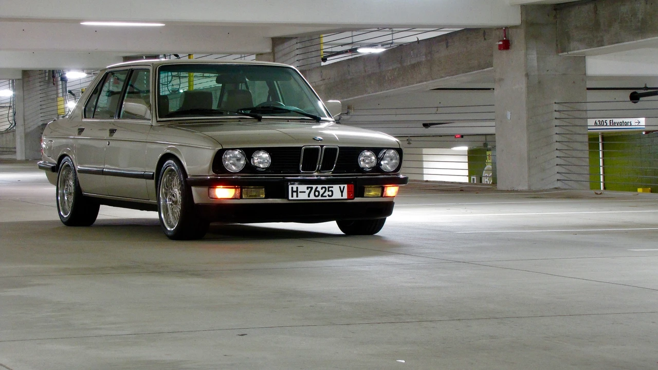 1988 BMW E28 5 Series - Image 26 of 31
