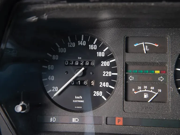 1988 BMW E24 6 Series - Image 6 of 7