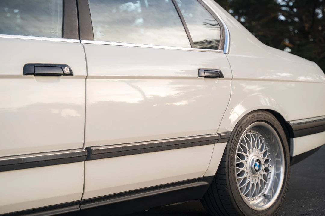 1988 BMW E32 7 Series - Image 19 of 31