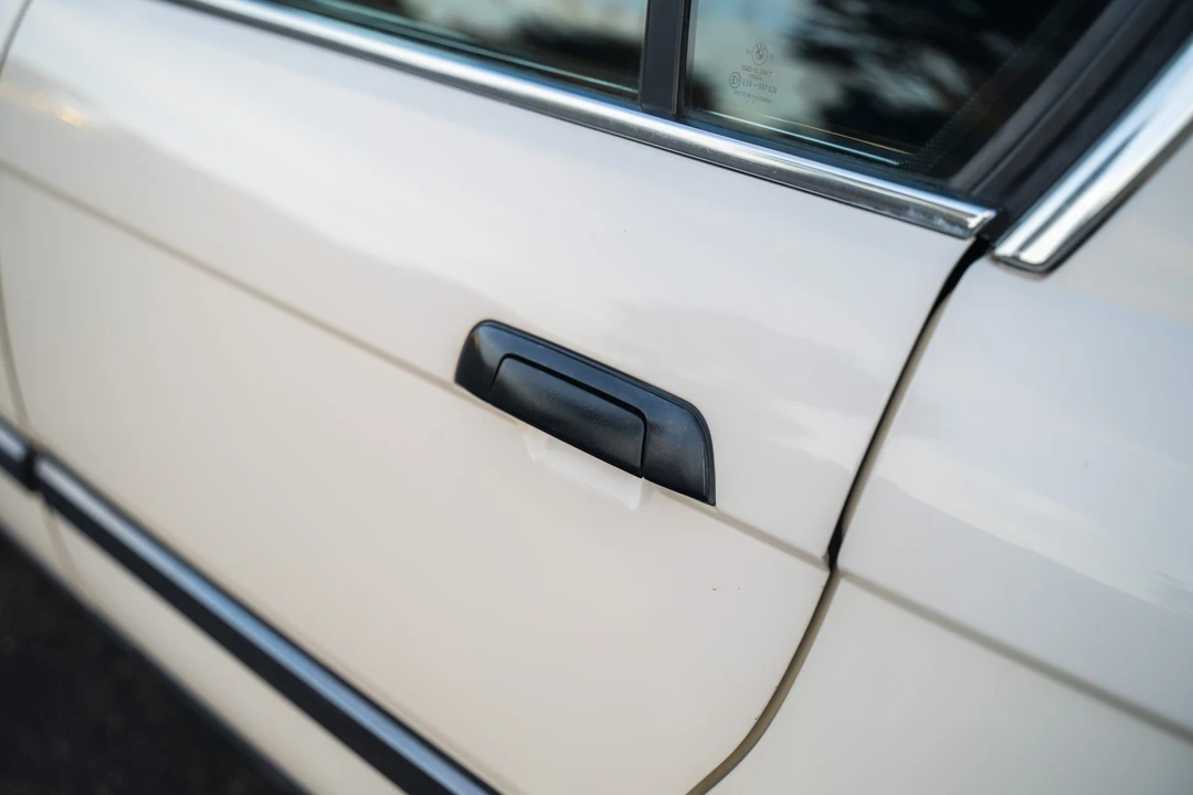 1988 BMW E32 7 Series - Image 21 of 31