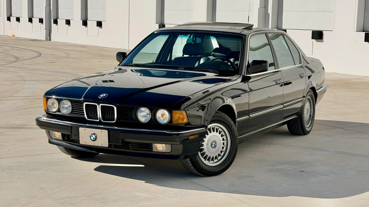 1988 BMW E32 7 Series - Image 2 of 31
