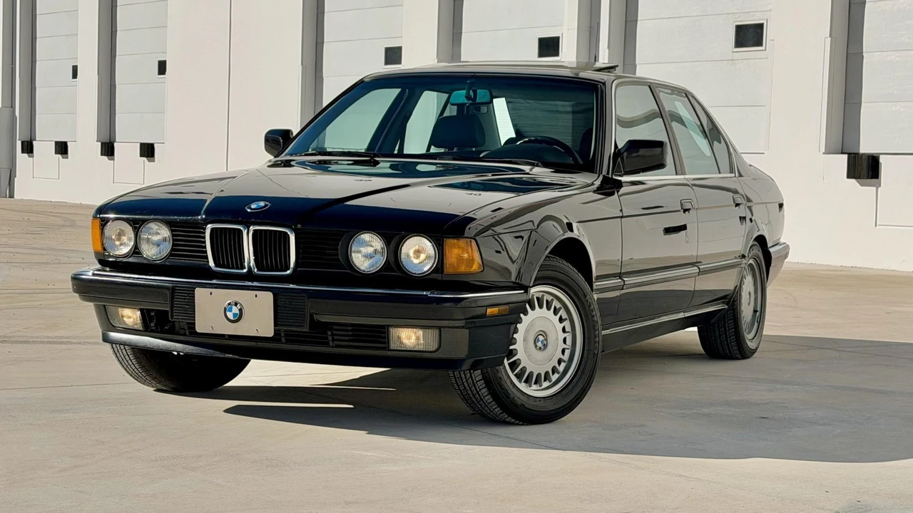 1988 BMW E32 7 Series - Image 4 of 31