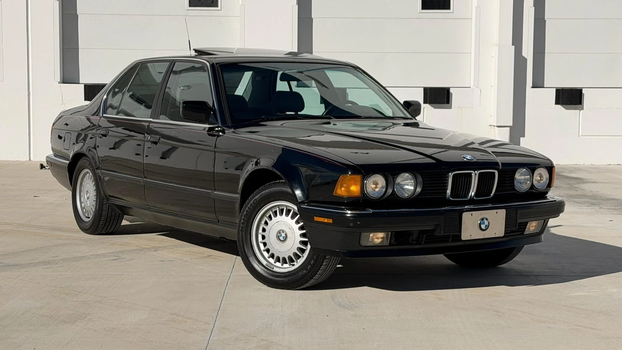 1988 BMW E32 7 Series - Image 29 of 31
