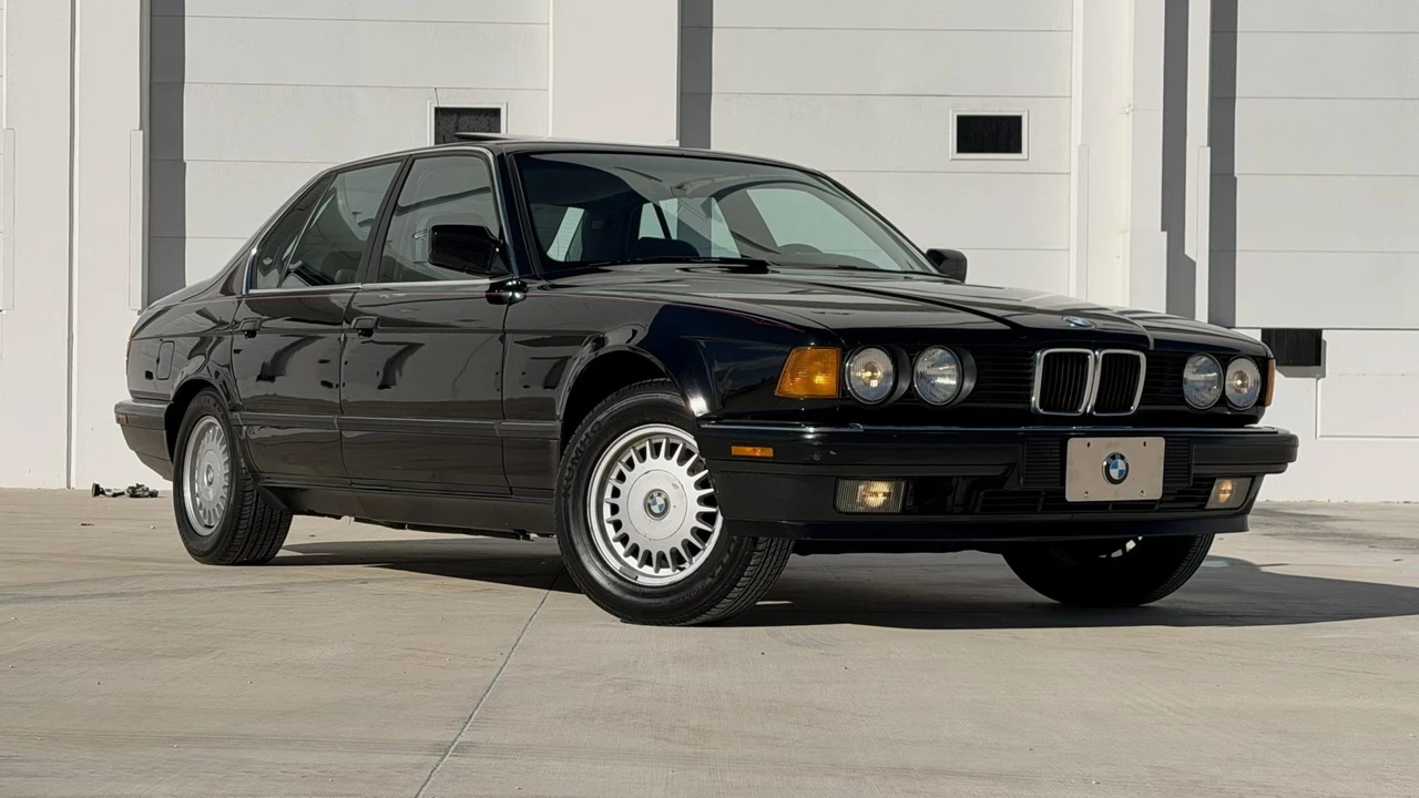 1988 BMW E32 7 Series - Image 27 of 31