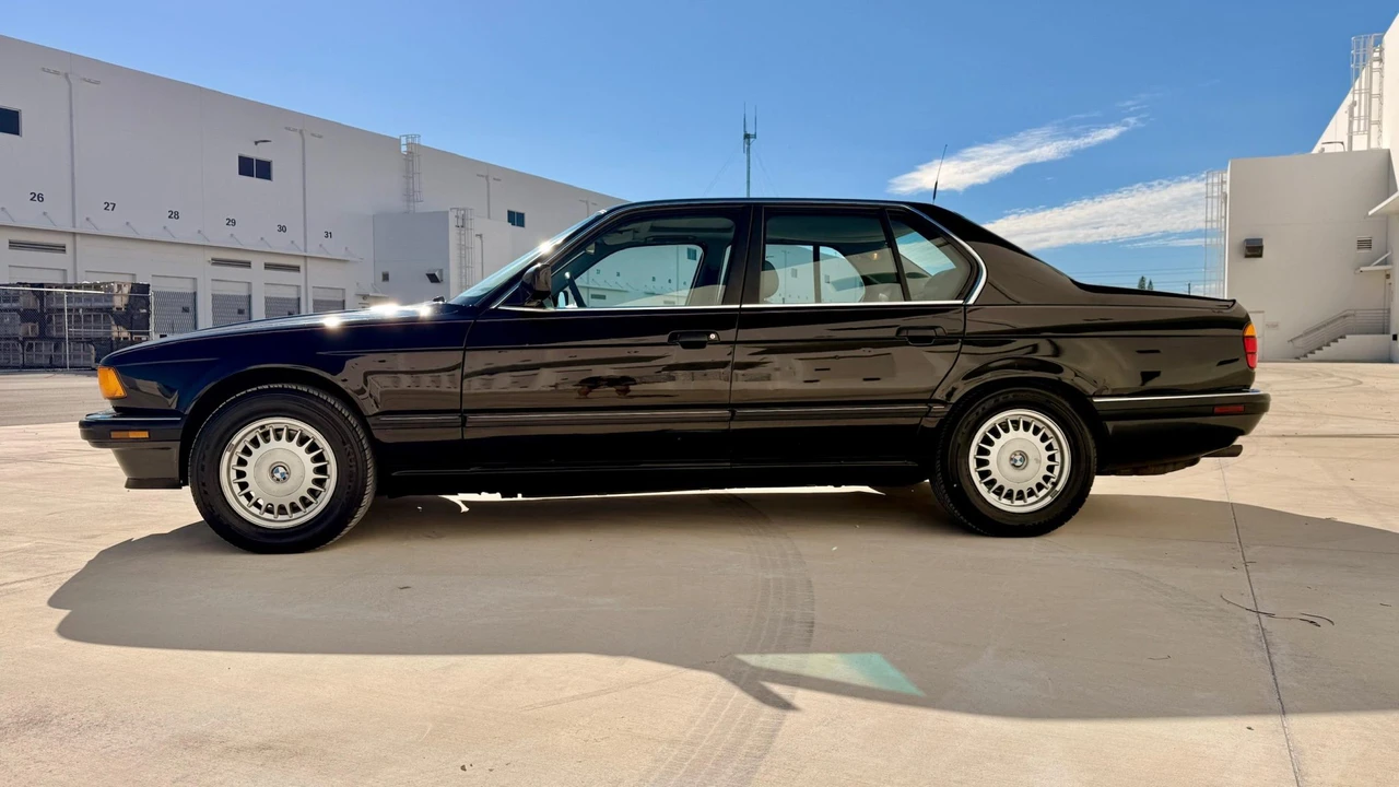1988 BMW E32 7 Series - Image 7 of 31