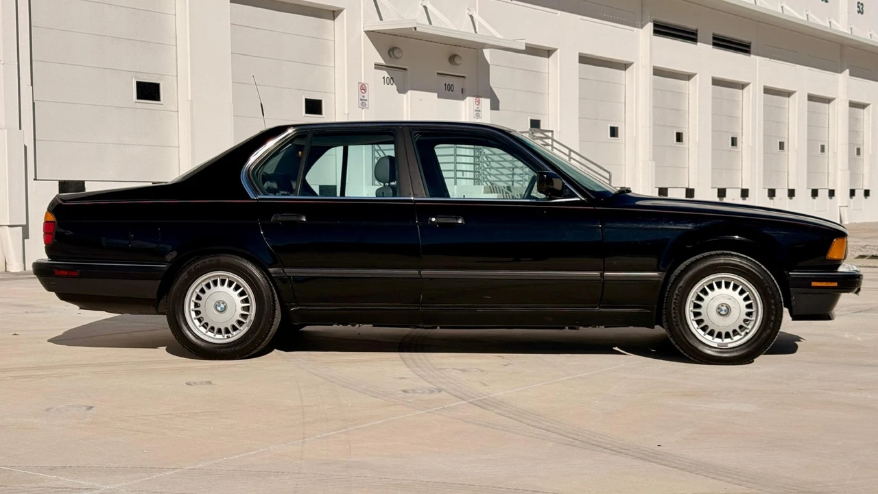 1988 BMW E32 7 Series - Image 24 of 31