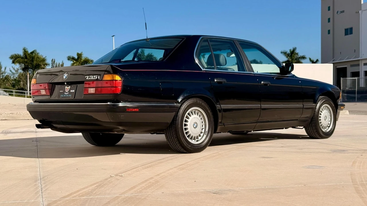 1988 BMW E32 7 Series - Image 23 of 31