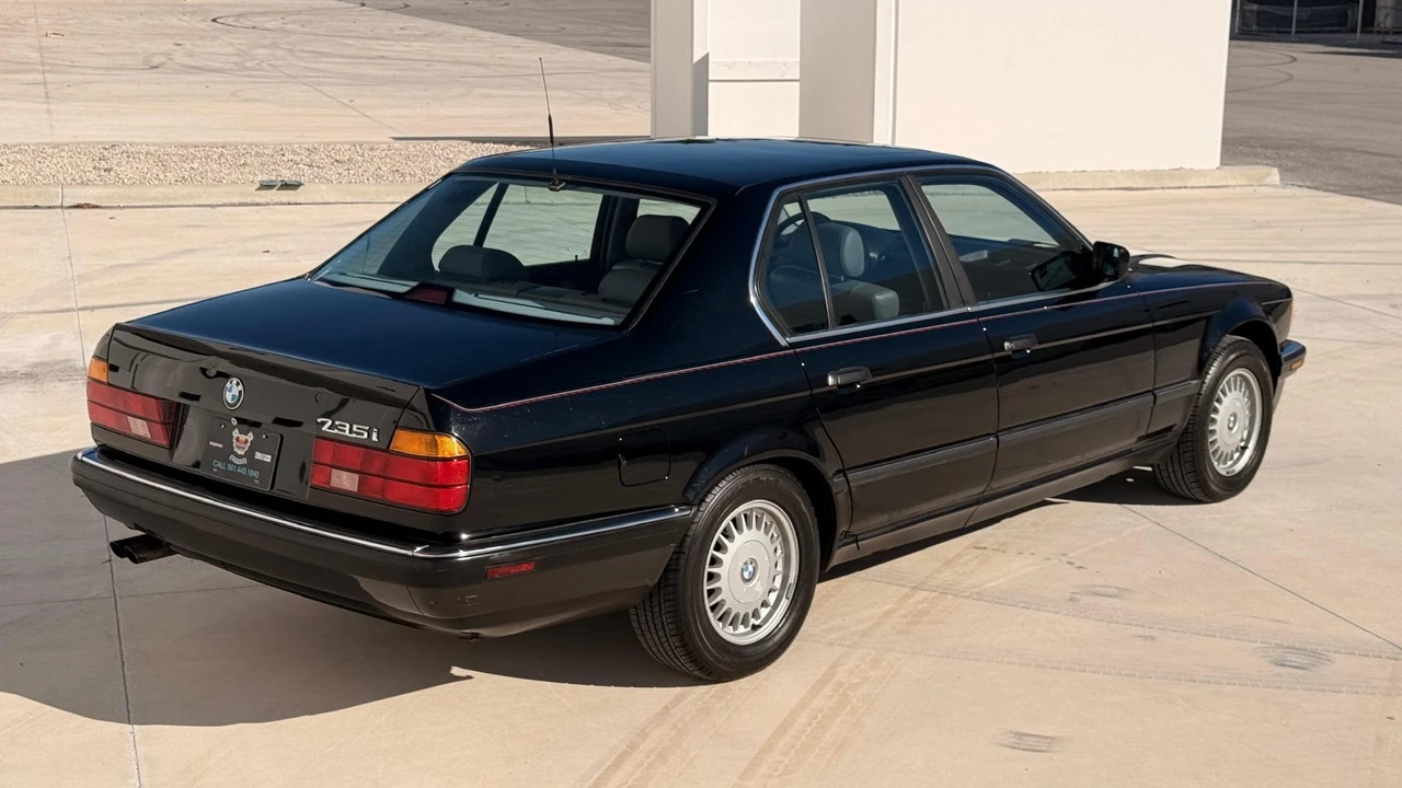 1988 BMW E32 7 Series - Image 19 of 31