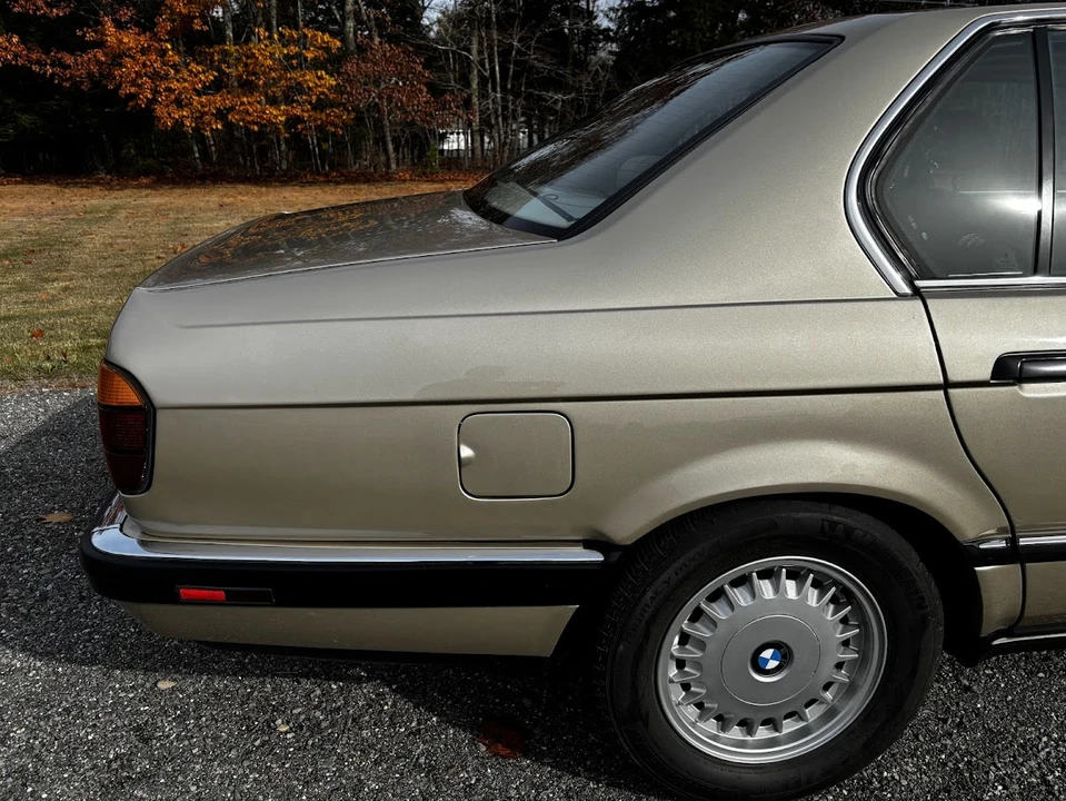 1988 BMW E32 7 Series - Image 25 of 31