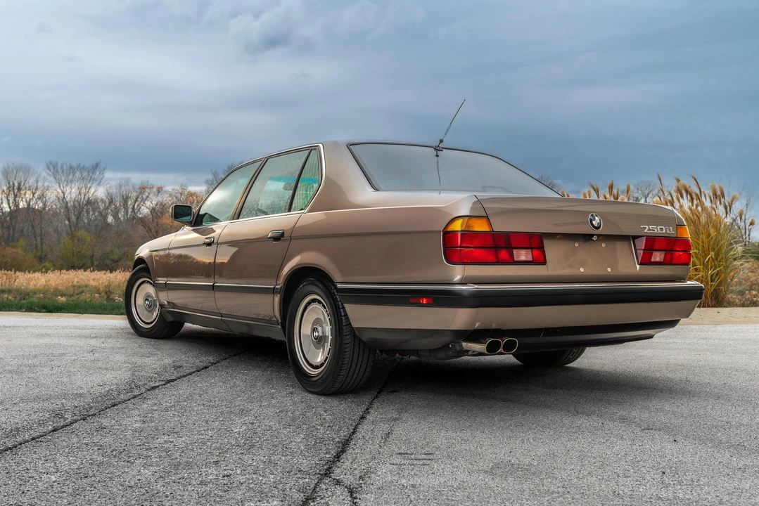 1988 BMW E32 7 Series - Image 25 of 31