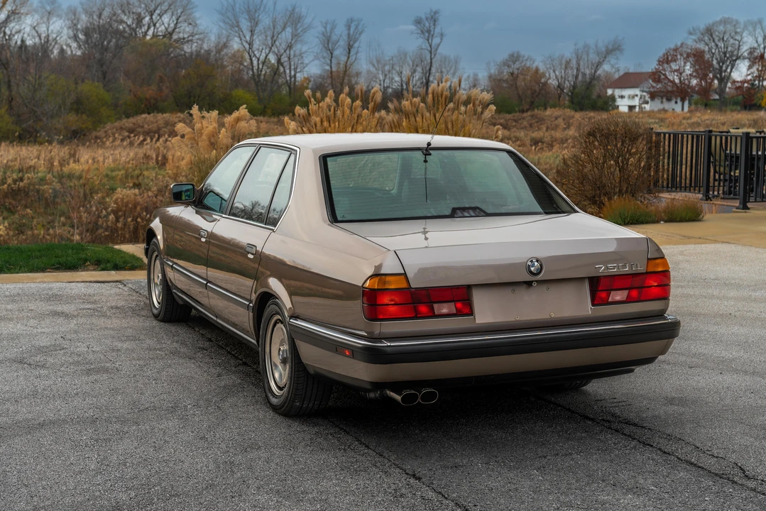 1988 BMW E32 7 Series - Image 28 of 31