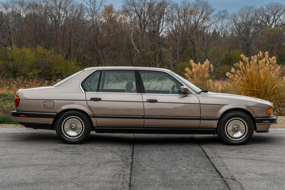 1988 BMW E32 7 Series - Image 3 of 31