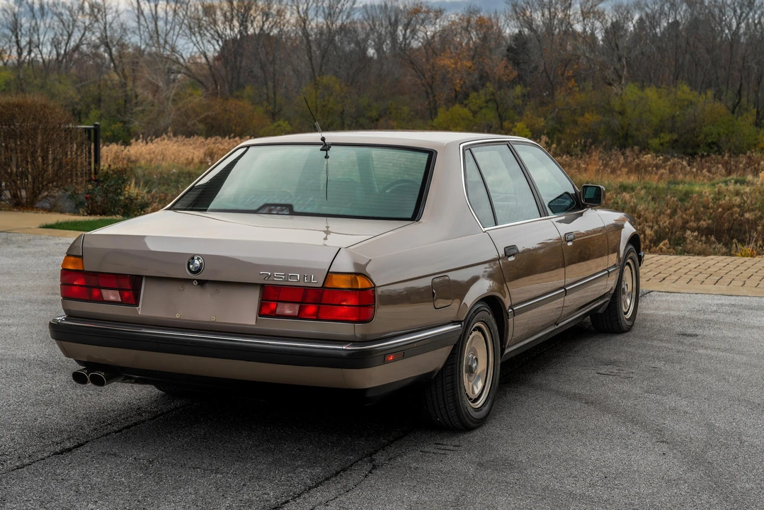 1988 BMW E32 7 Series - Image 30 of 31