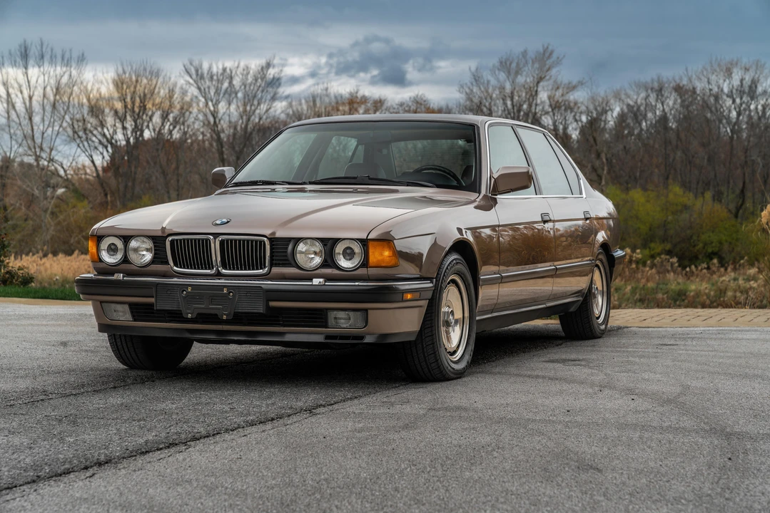 1988 BMW E32 7 Series - Image 8 of 31