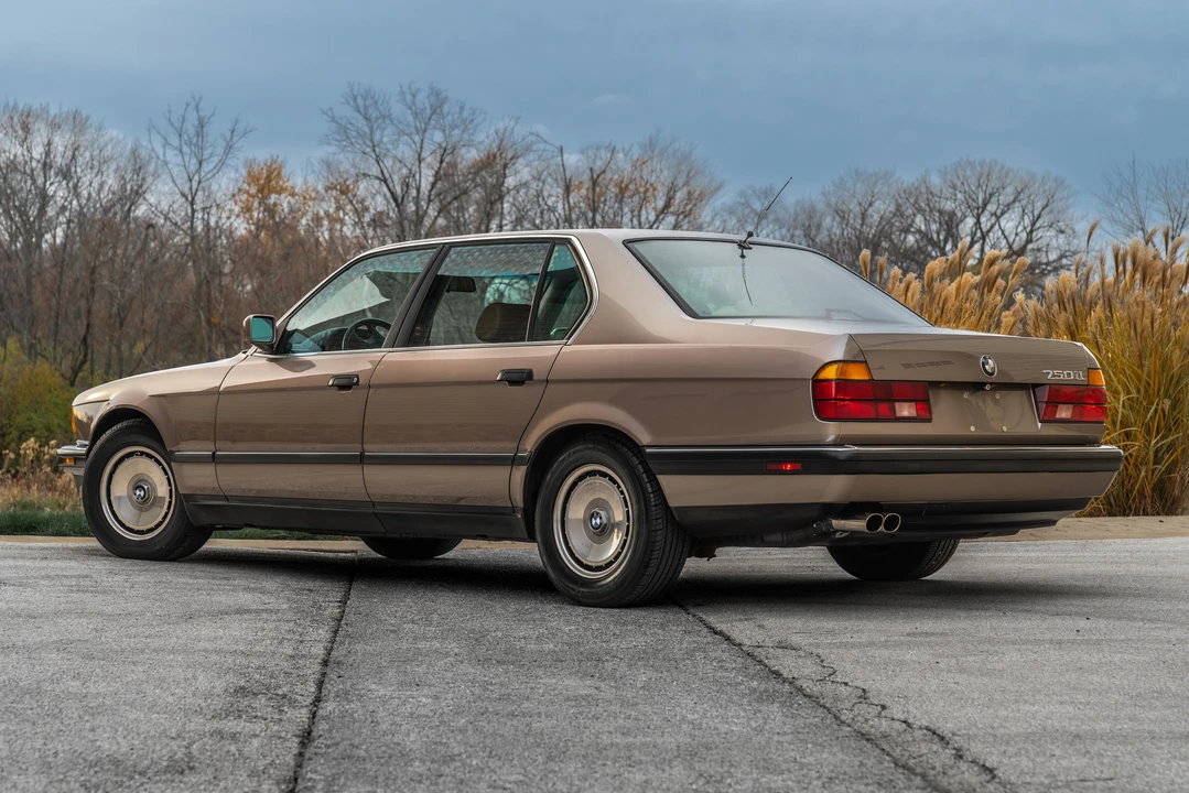 1988 BMW E32 7 Series - Image 23 of 31