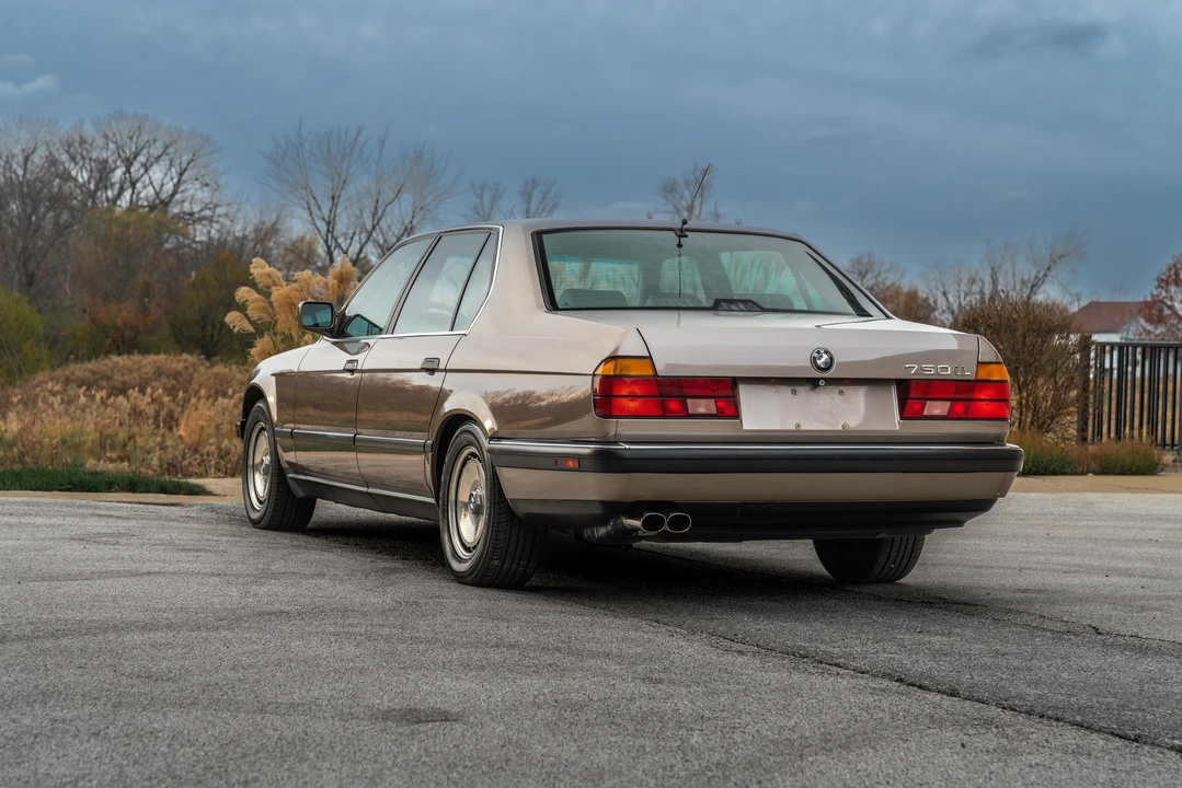 1988 BMW E32 7 Series - Image 27 of 31