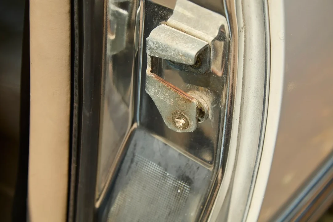 1988 BMW E24 6 Series - Image 25 of 30