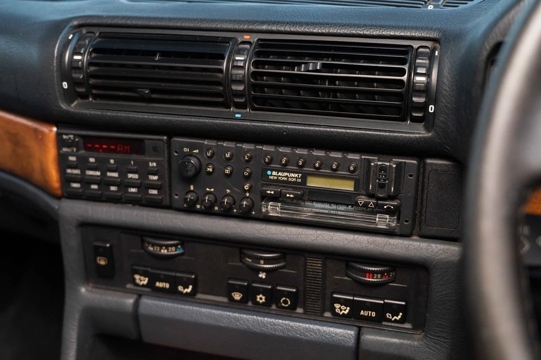 1988 BMW E32 7 Series - Image 23 of 30