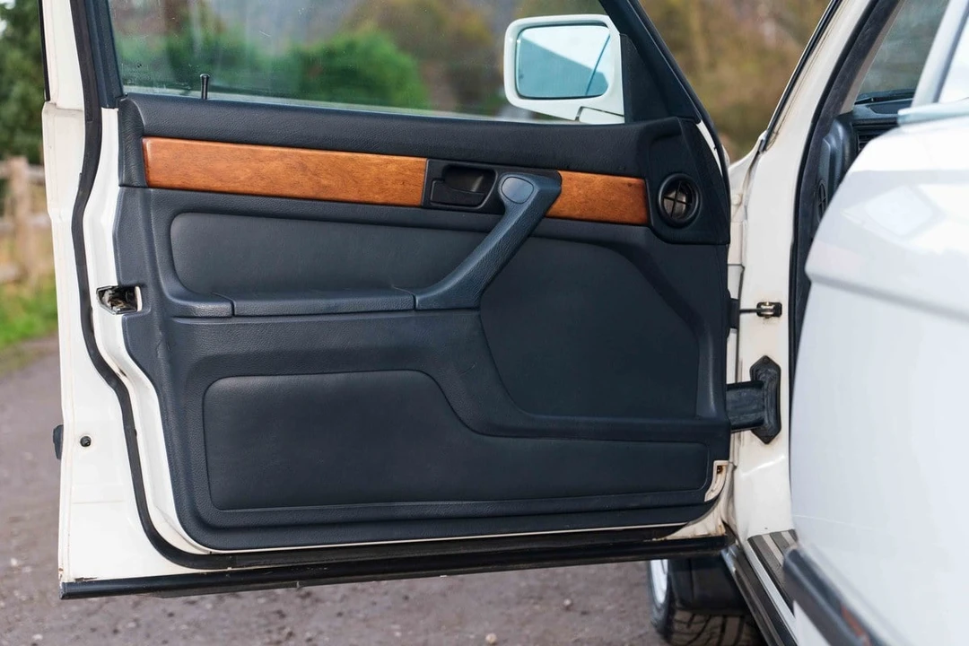 1988 BMW E32 7 Series - Image 26 of 30