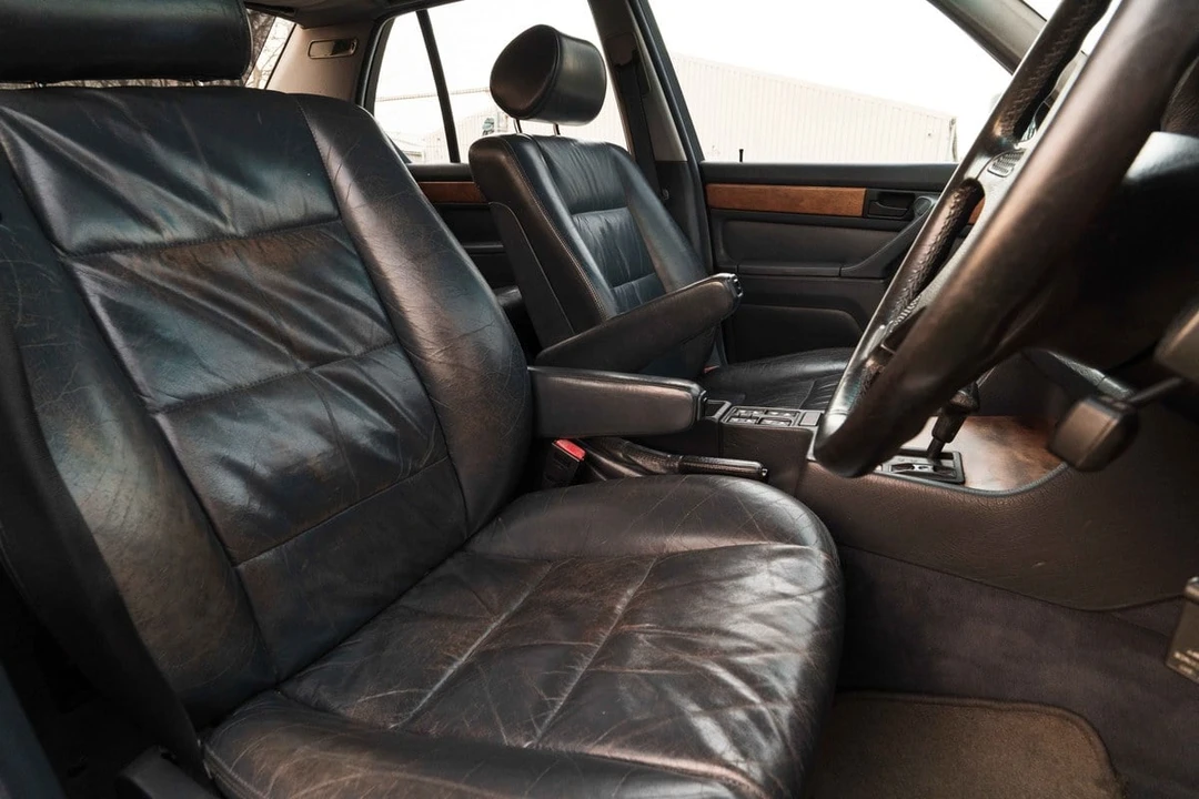 1988 BMW E32 7 Series - Image 25 of 30
