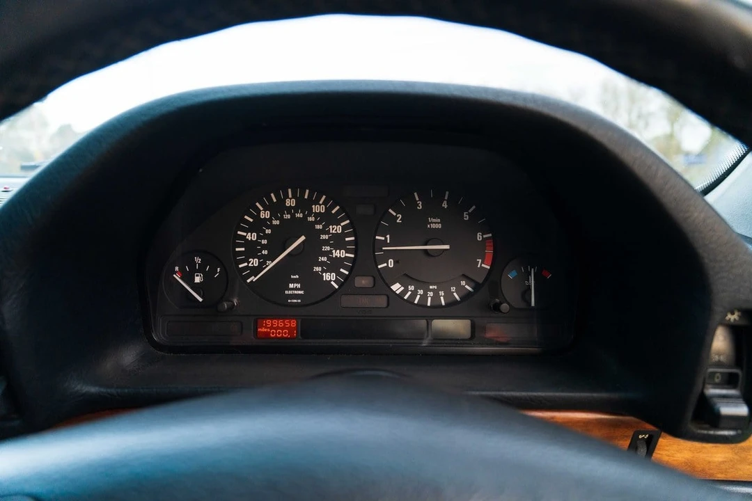 1988 BMW E32 7 Series - Image 24 of 30