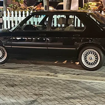 1988 BMW M5 Sedan