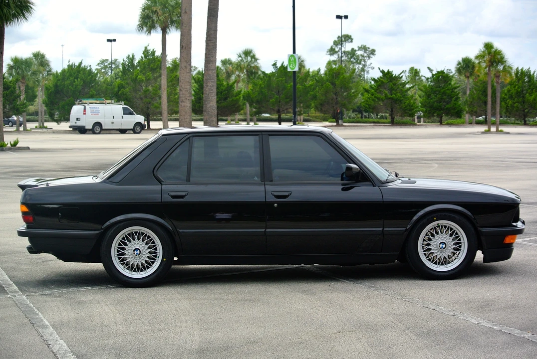 1988 BMW E28 M5 - Image 7 of 30
