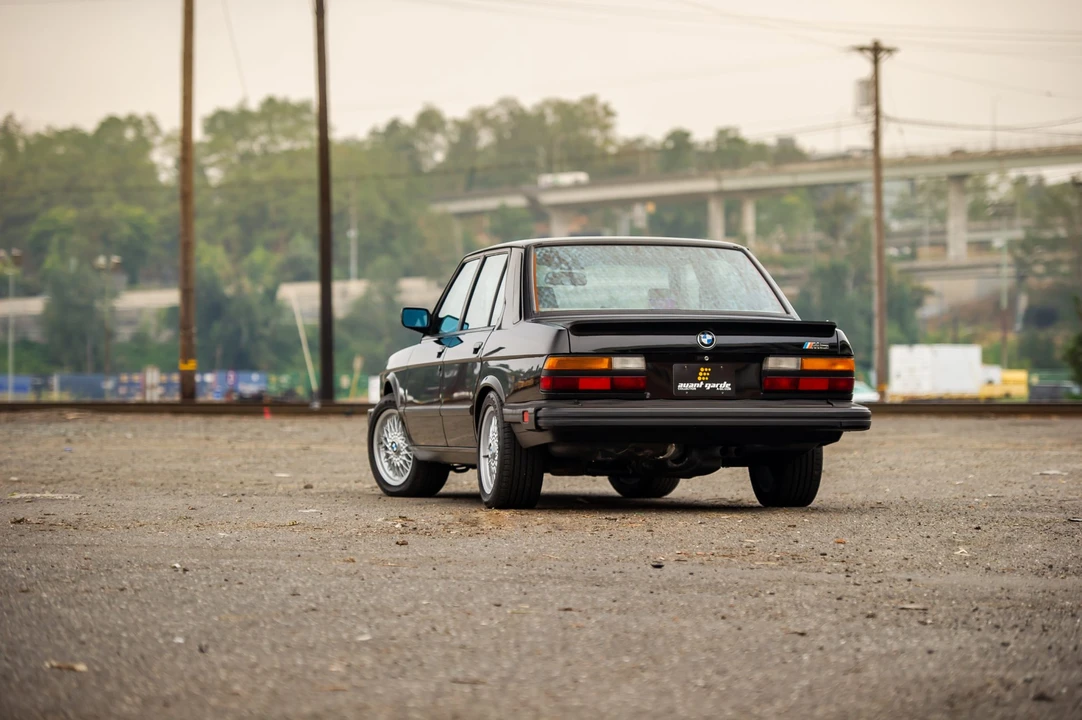 1988 BMW E28 M5 - Image 17 of 31