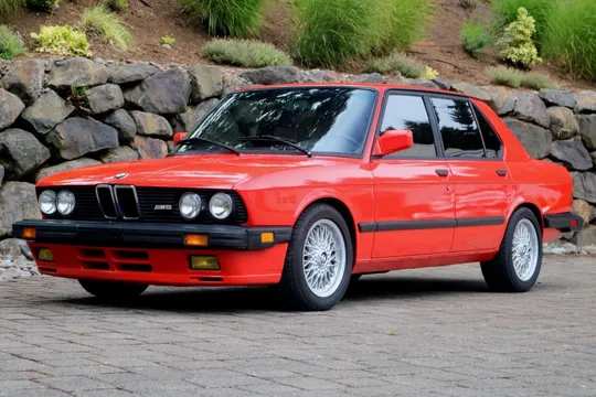1988 BMW M5