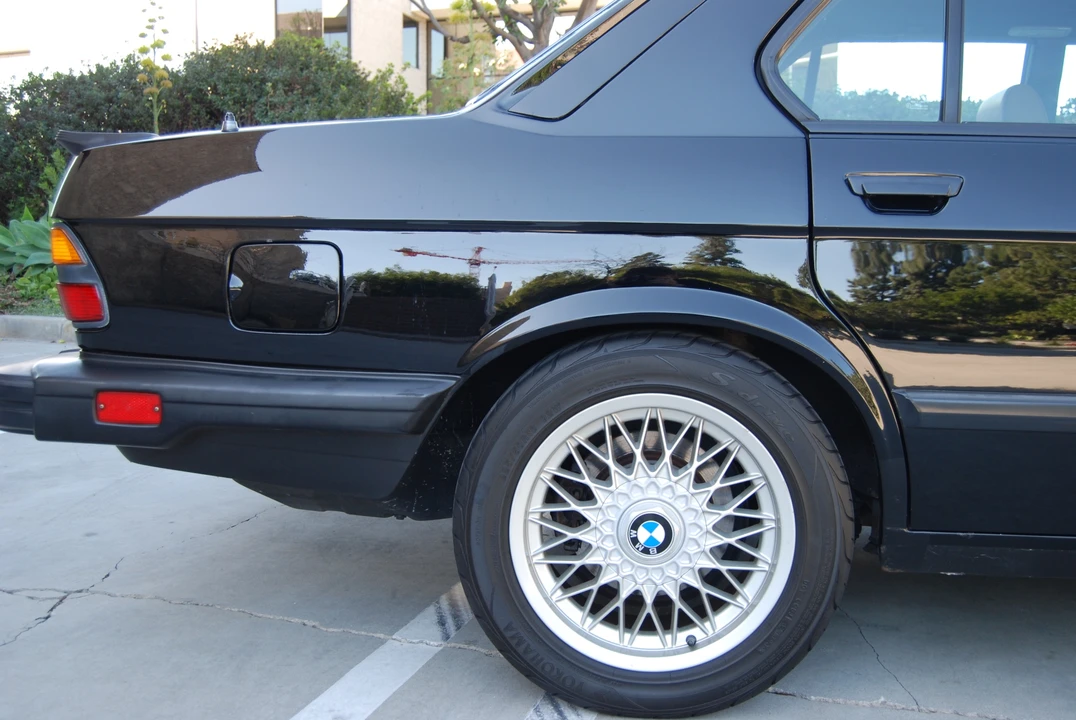 1988 BMW E28 M5 - Image 10 of 31