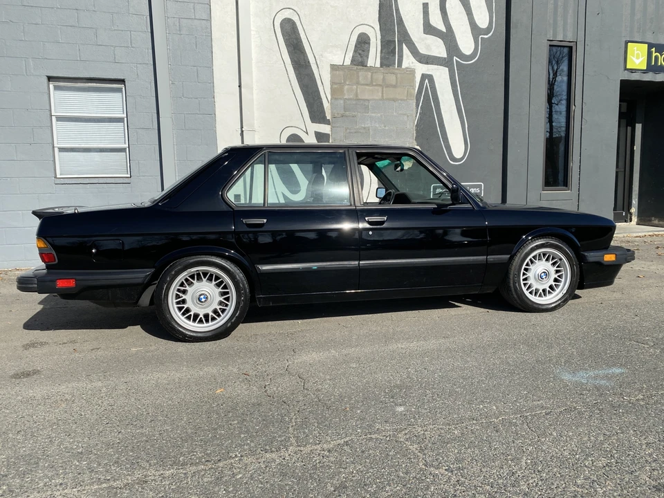 1988 BMW E28 M5 - Image 2 of 31