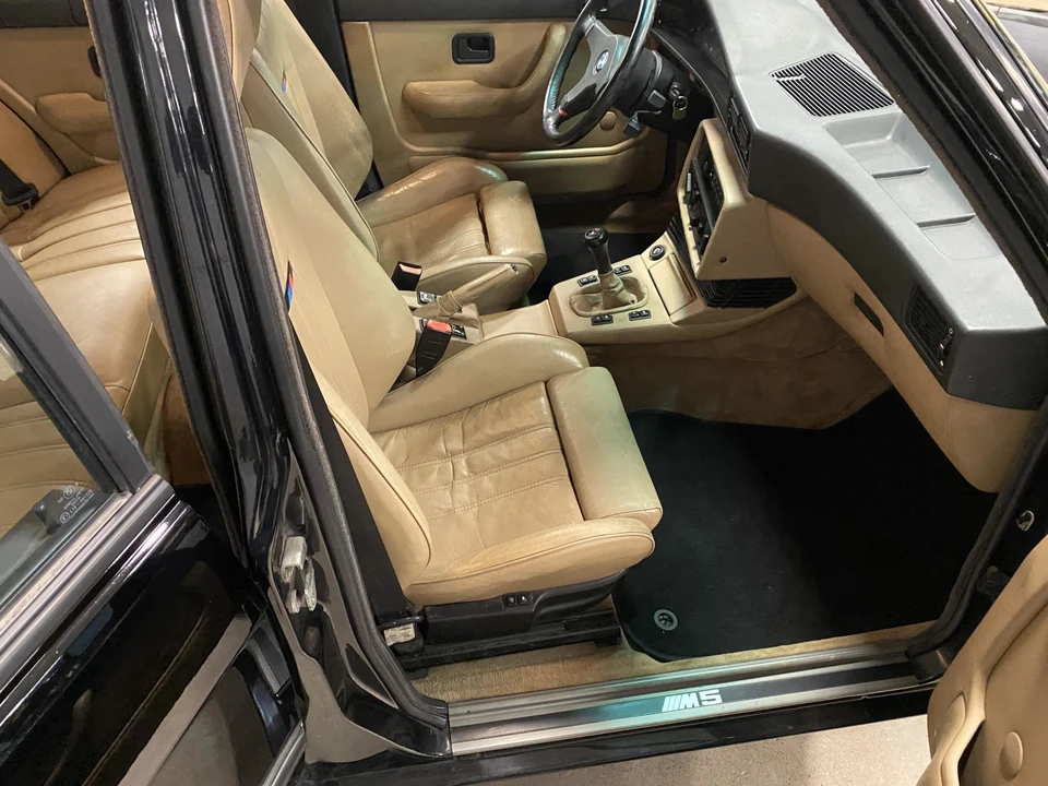 1988 BMW E28 M5 - Image 30 of 31