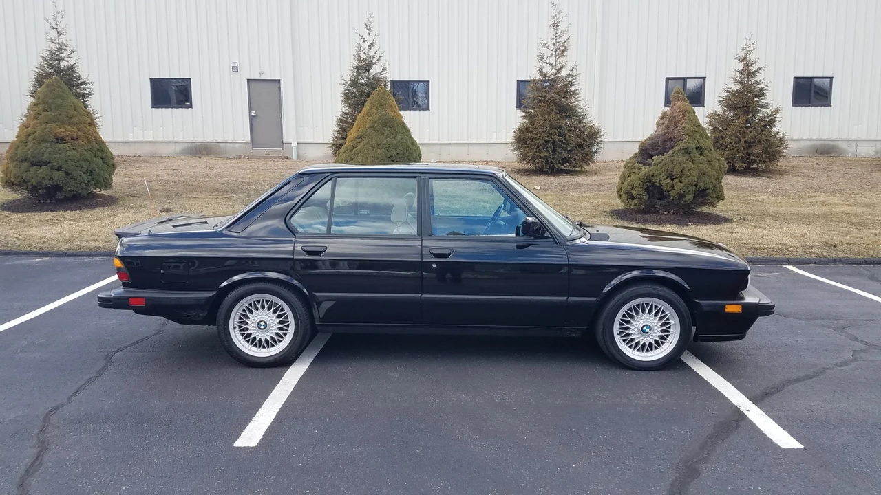 1988 BMW E28 M5 - Image 15 of 31