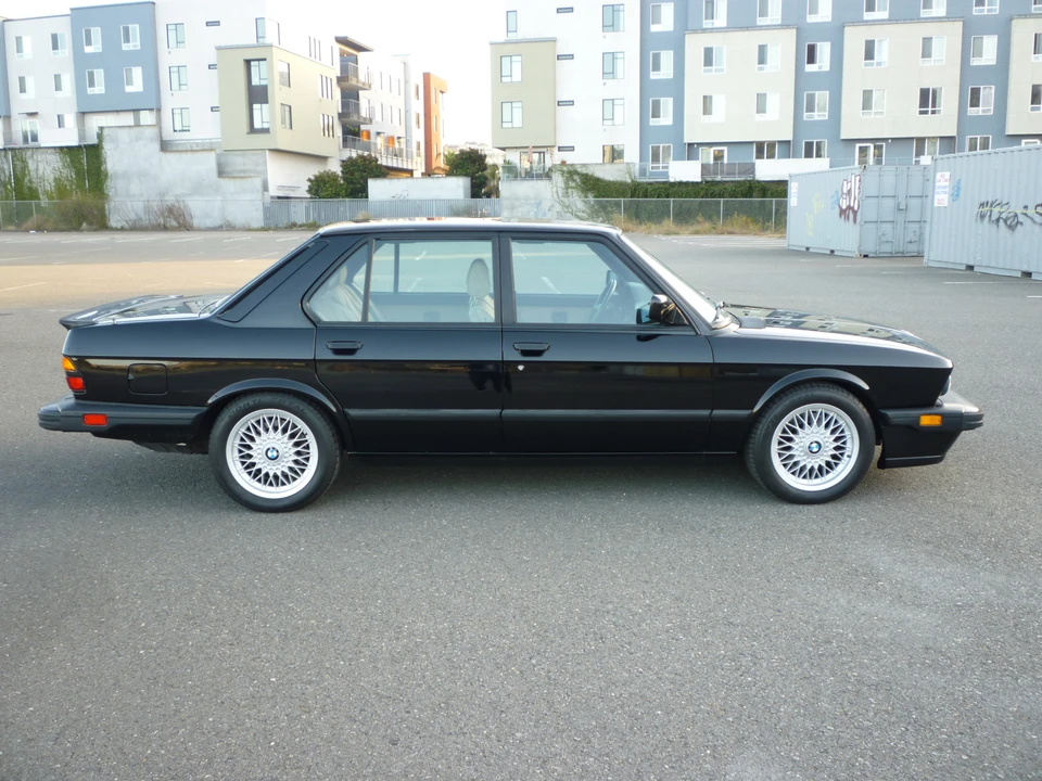 1988 BMW E28 M5 - Image 24 of 31