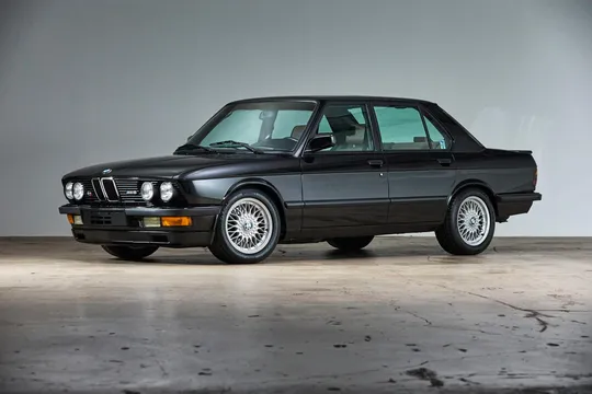 1988 BMW M5
