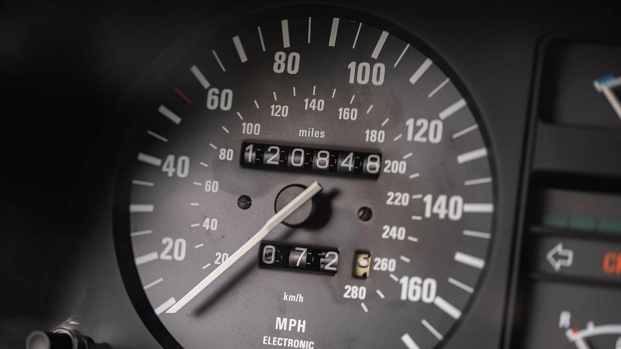 1988 BMW E28 M5 - Image 8 of 31
