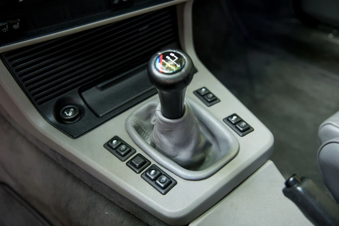 1988 Mazda L10A/L10B Cosmo - Image 15 of 31