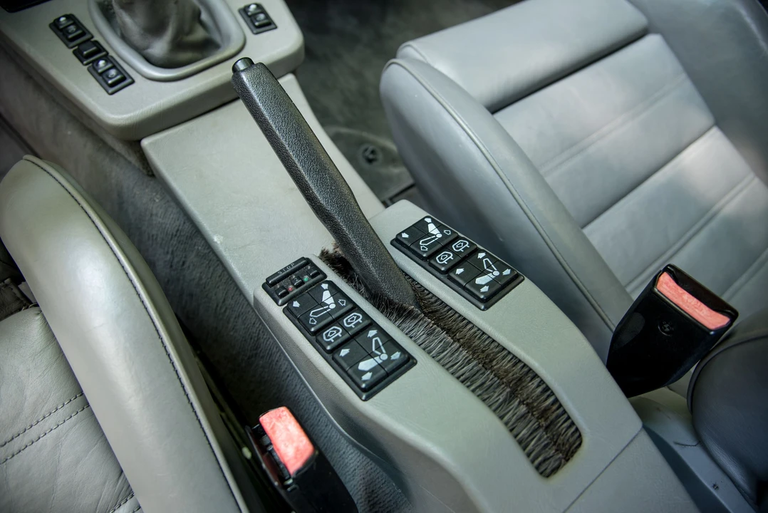 1988 Mazda L10A/L10B Cosmo - Image 17 of 31