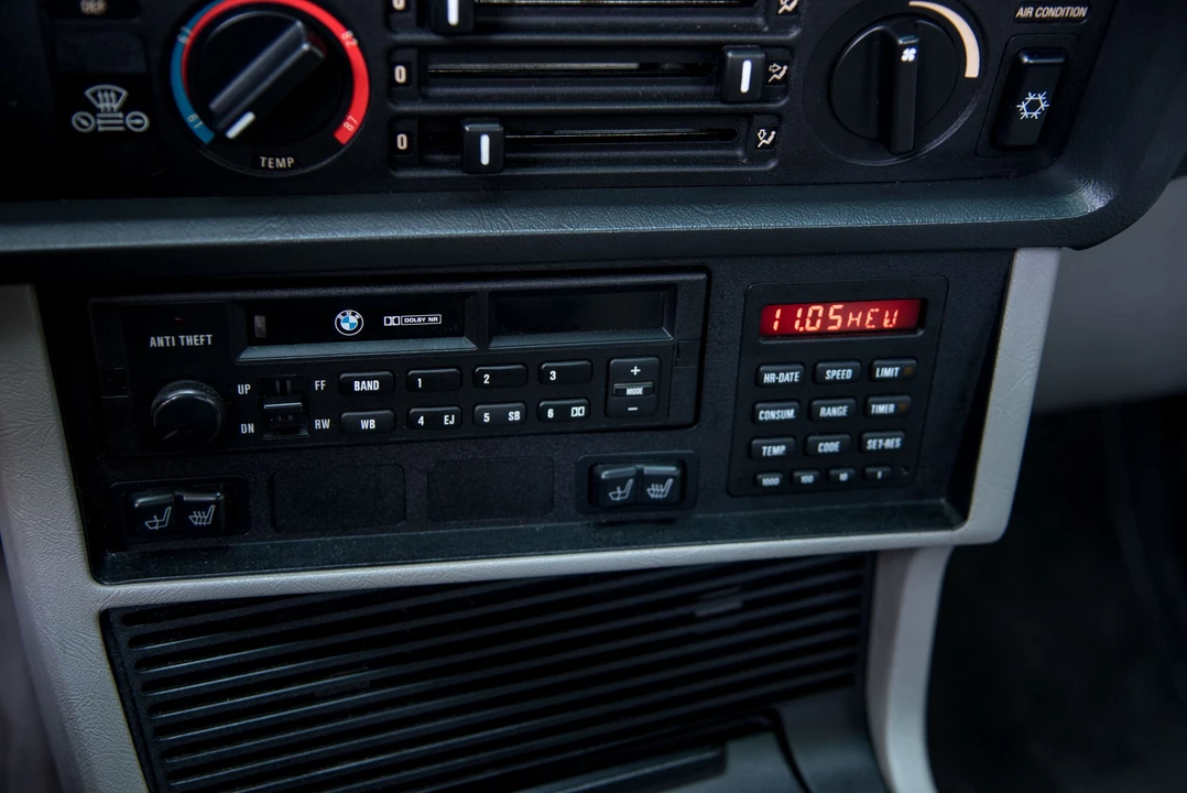 1988 Mazda L10A/L10B Cosmo - Image 24 of 31