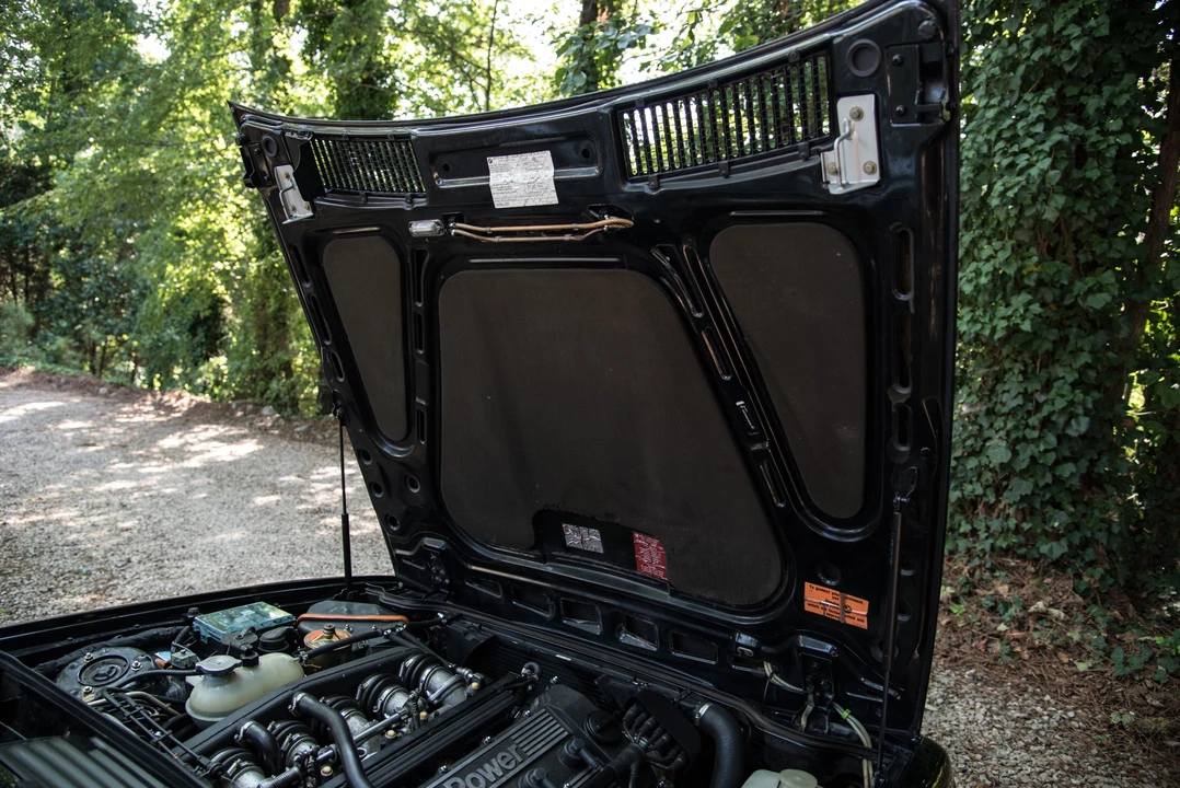 1988 Mazda L10A/L10B Cosmo - Image 7 of 31