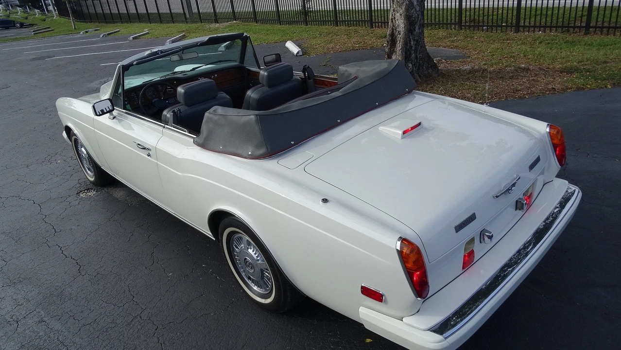 1988 Rolls-Royce Corniche Series II - Image 17 of 31