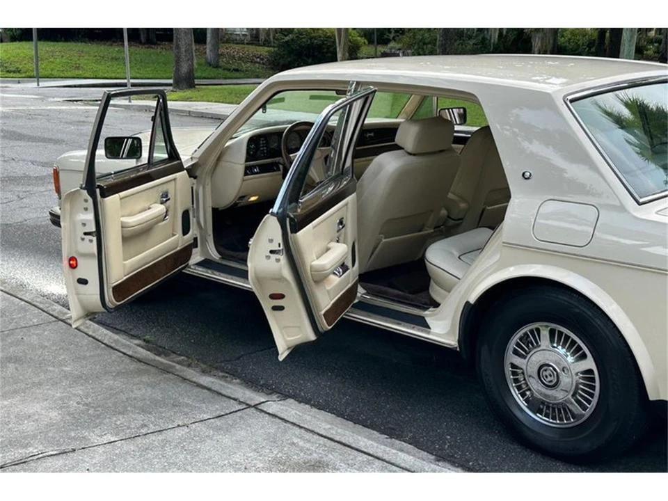 1988 Bentley Mulsanne 1st Gen - Image 19 of 31