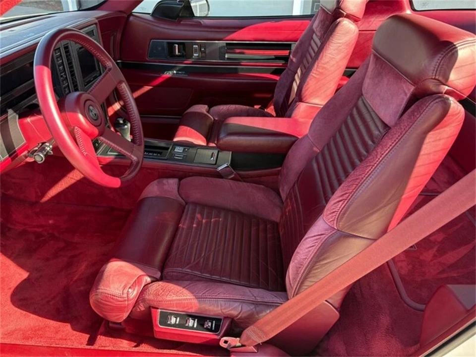 1988 Buick Reatta - Image 6 of 31