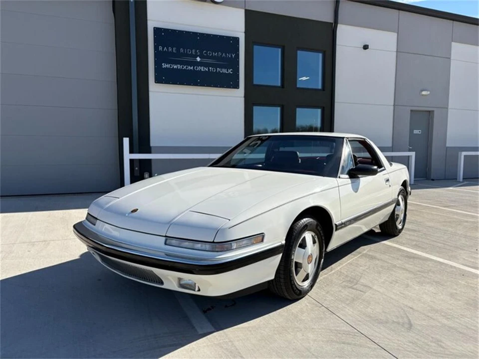 1988 Buick Reatta - Image 3 of 31