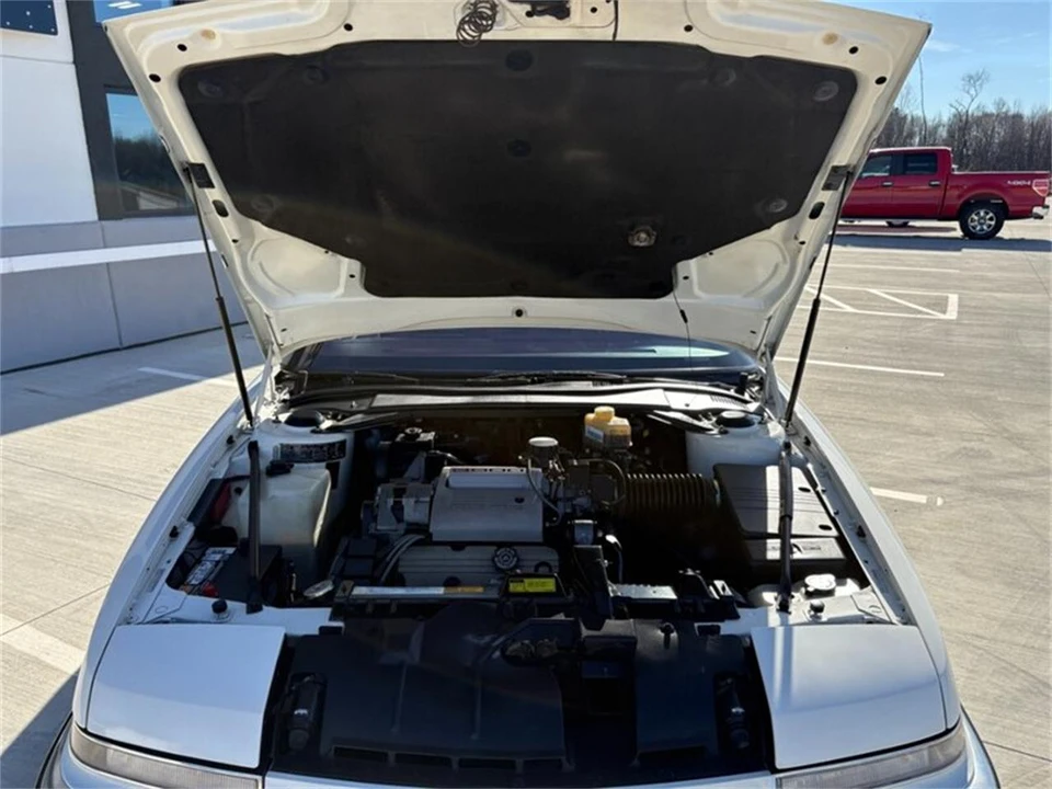 1988 Buick Reatta - Image 23 of 31