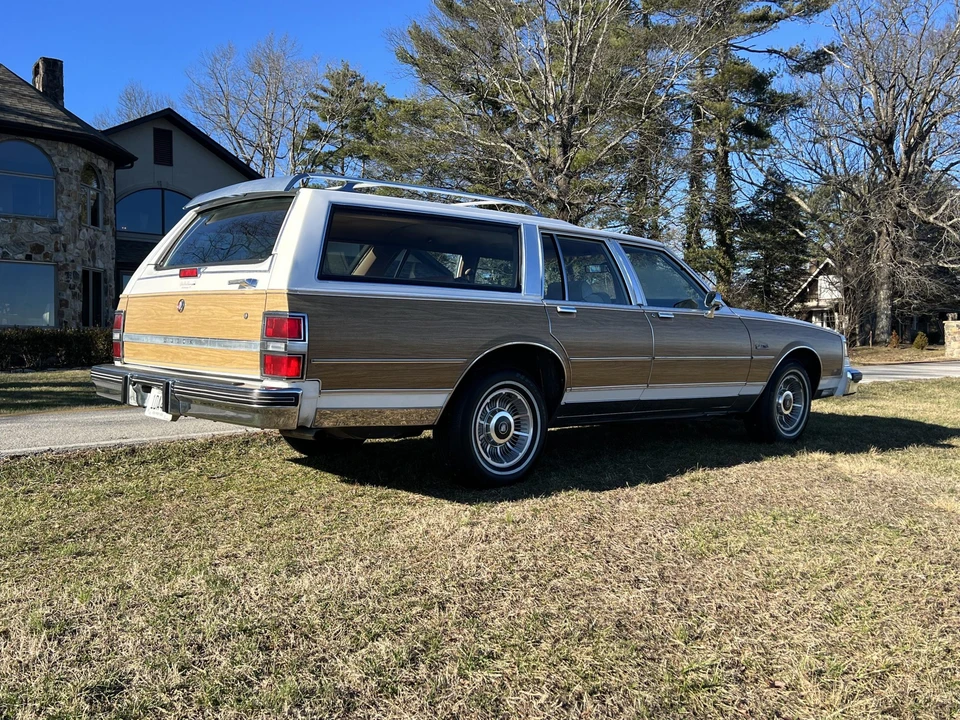 1988 Buick Electra - Image 30 of 31
