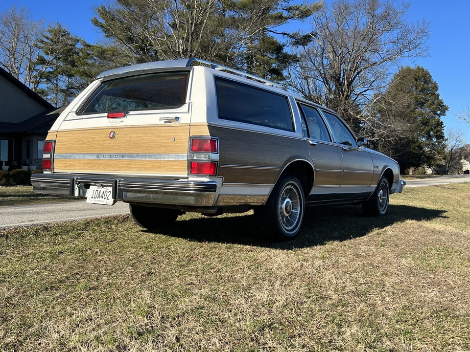 1988 Buick Electra - Image 29 of 31