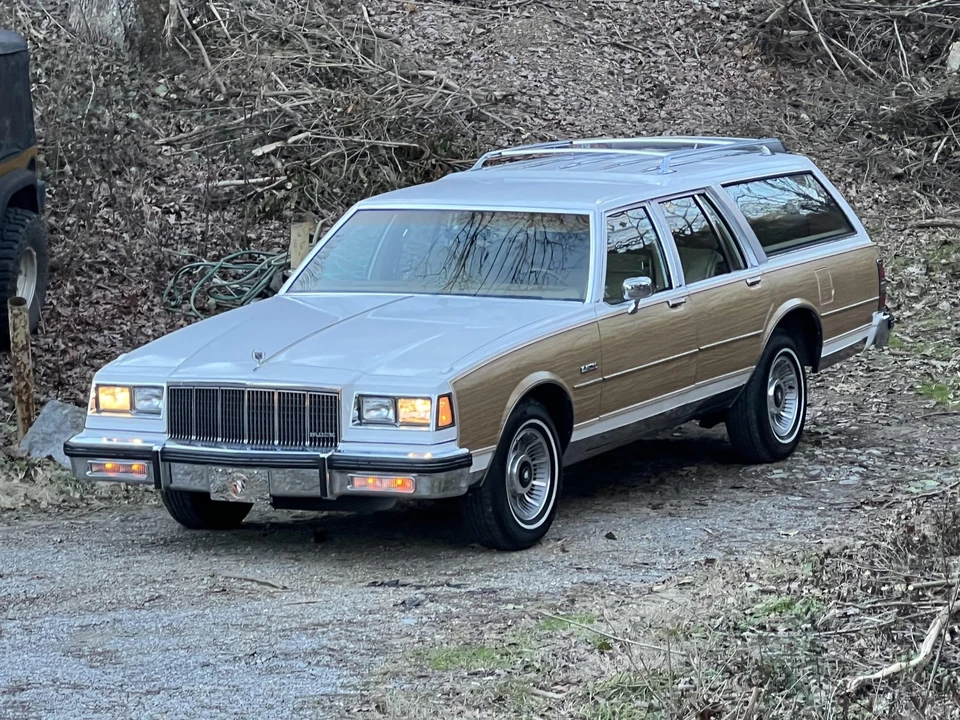 1988 Buick Electra - Image 13 of 31