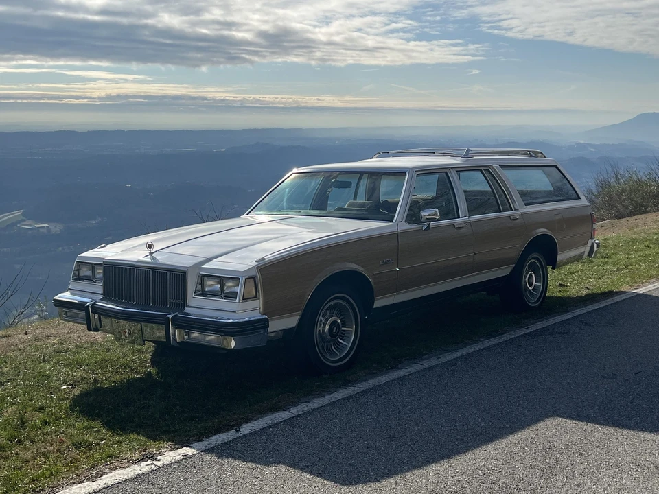 1988 Buick Electra - Image 19 of 31
