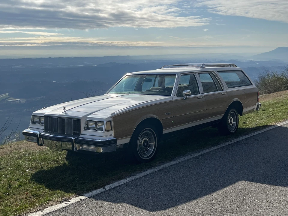 1988 Buick Electra - Image 18 of 31